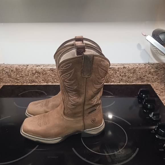 LOWERED PRICE Ariat Insulated Water Proof Size 8B Boots  Brown, - Picture 10 of 12